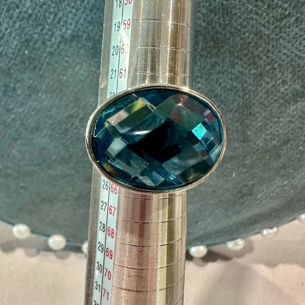 Elegant Blue Oval Faceted Stone Ring - Women Jewelry